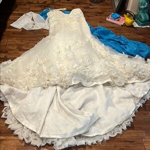 Elegant White wedding dress